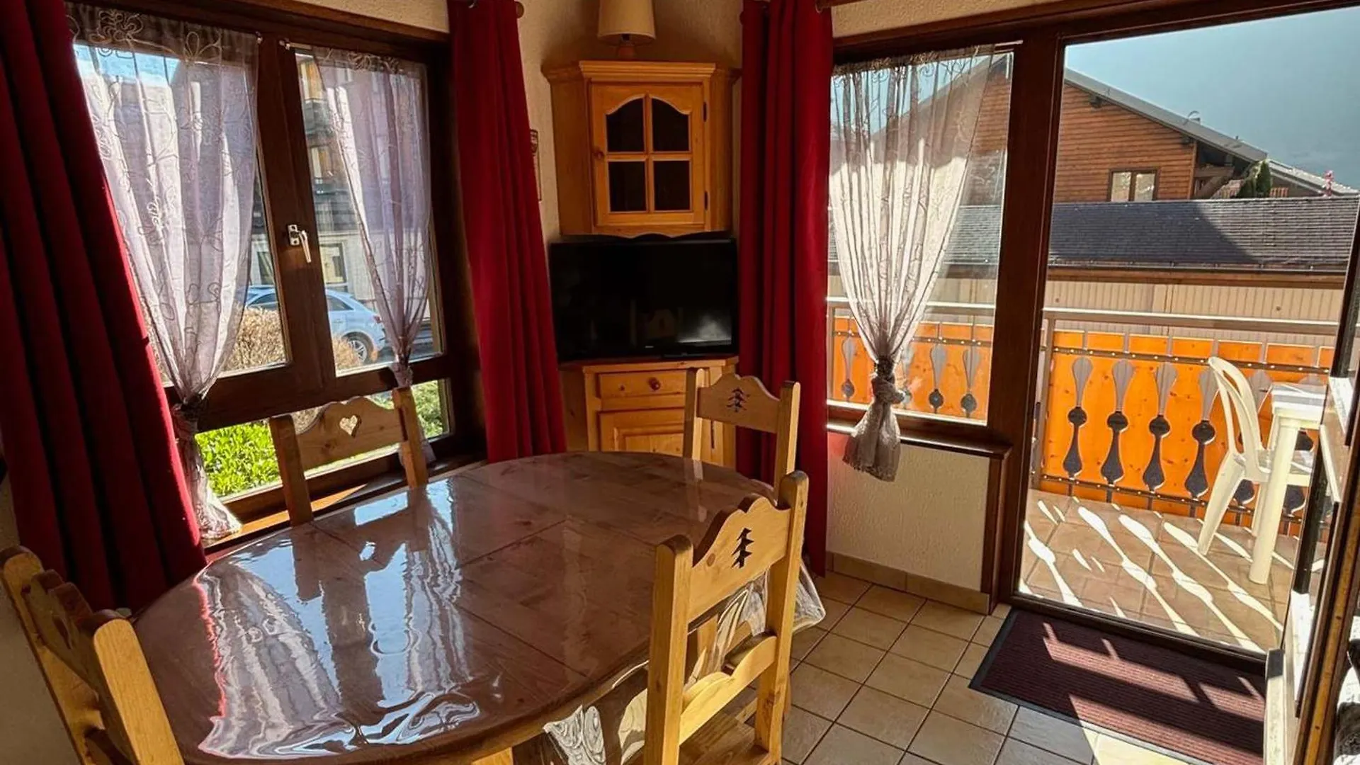 Multi Pass 3€/Jour/Pers - Charmant 2P Au Centre Du Village, 6 Pers, Balcon Sud, Parking, Non Fumeur - Fr-1-692-27 La Chapelle-d'Abondance Apartment